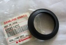 Пыльник передней вилки мотоцикла Kawasaki Z900 Z750 Z650 W800 EX650 92093-1472