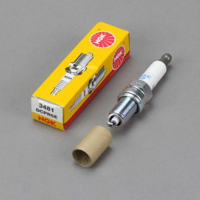 Свеча зажигания NGK DCPR6E