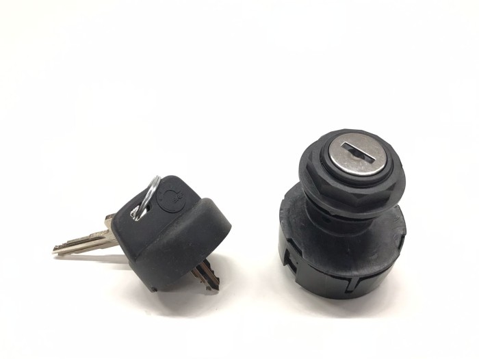 Замок зажигания квадроцикла BRP Can-Am 400 Outlander 710000238 710001029 710001030