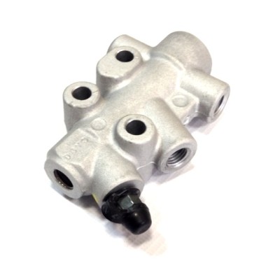 Главный тормозной цилиндр квадроцикла BRP Outlander XMR 1000 705600994