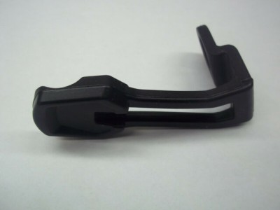 Резинка крепления пластика (правая) снегохода BRP Ski-Doo 1200 900 ACE 600 ACE Expedition GSX MXZ Renegade Grand Touring 517304919 SM-12510