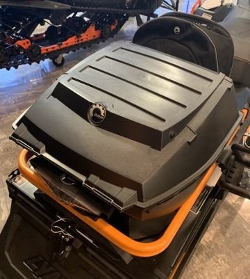 Кофр (багажный короб) для снегохода Ski-Doo Lynx REV-XU SKANDIC WT, SWT, REV-XU EXPEDITION SE, LE & XTREME 619560023