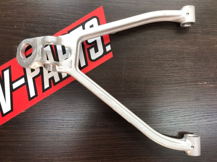 Рычаг правый верхний квадроцикла BRP Can-Am Renegade G1 706200603 706200764