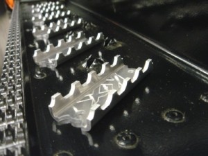 Универсальные зацепы ROX для подножки снегохода 12-1835